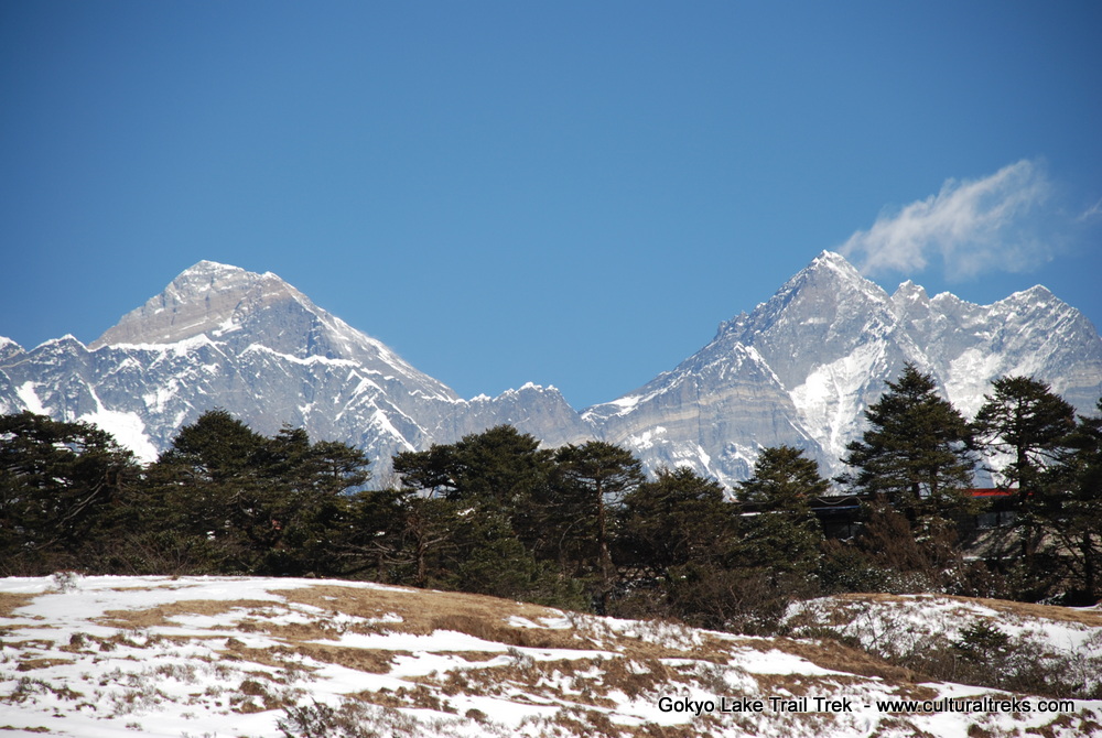 Gokyo Lake Trail Trekking