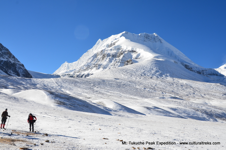 Tukcuhe Peak Climbing