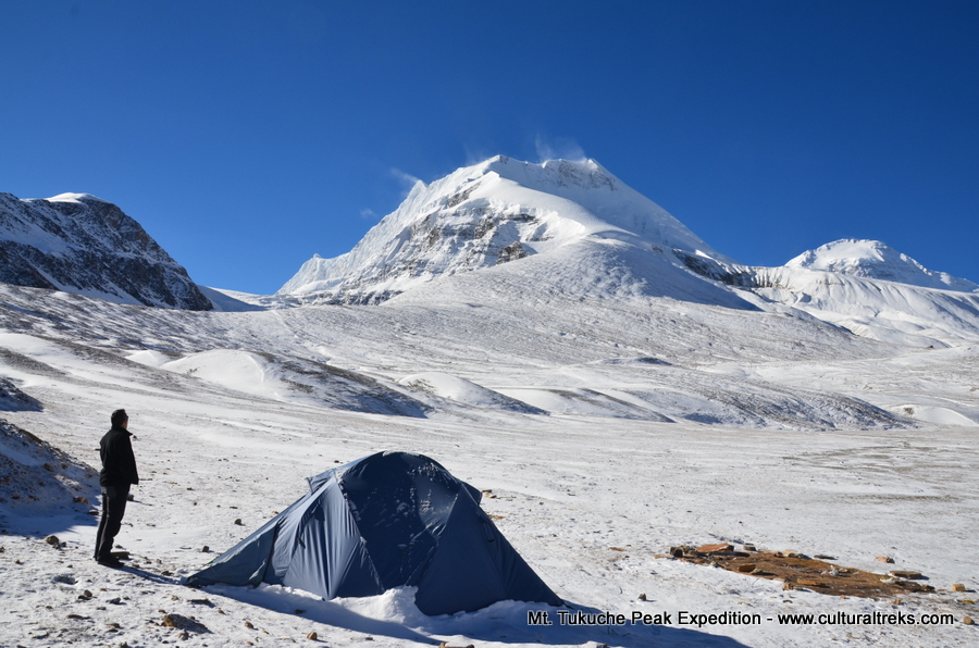Tukcuhe Peak Climbing