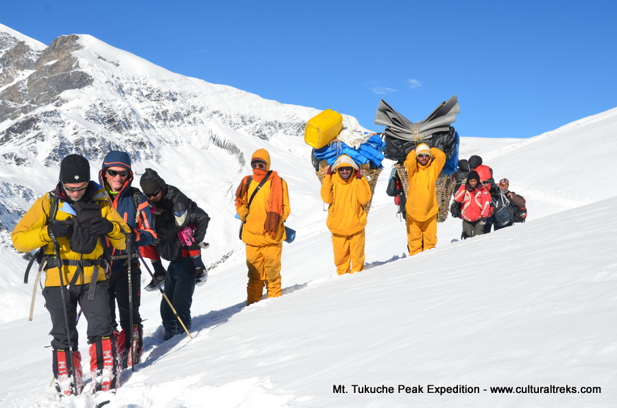 Tukcuhe Peak Climbing