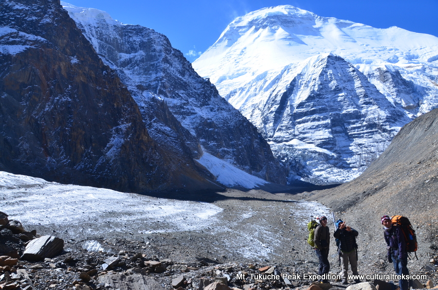 Tukcuhe Peak Climbing