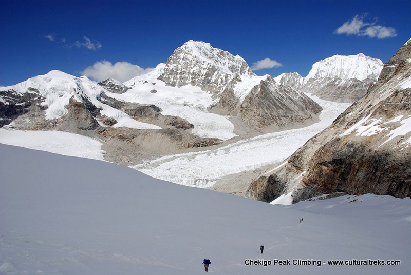 Chekigo Peak Climbing - Rolwaling Valley