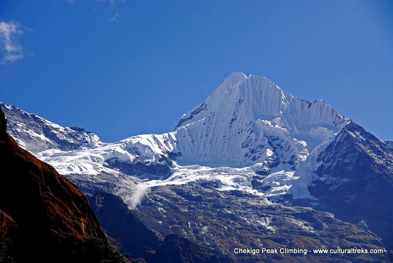 Chekigo Peak Climbing - Rolwaling Valley