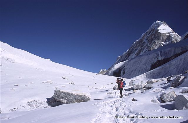 Chekigo Peak Climbing - Rolwaling Valley