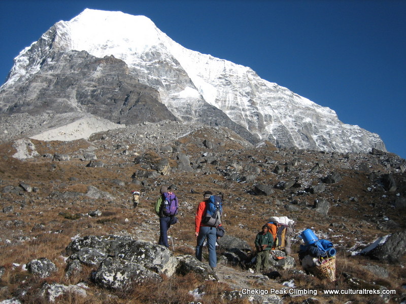 Chekigo Peak Climbing - Rolwaling Valley