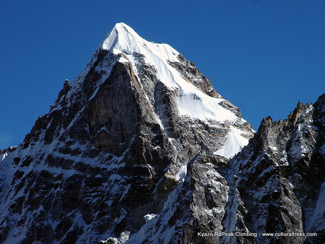Kyazo Ri Peak Climbing