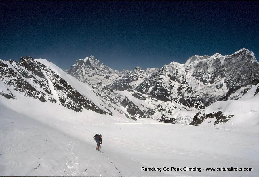 Ramdung Go Peak Climbing - Rolwaling Region