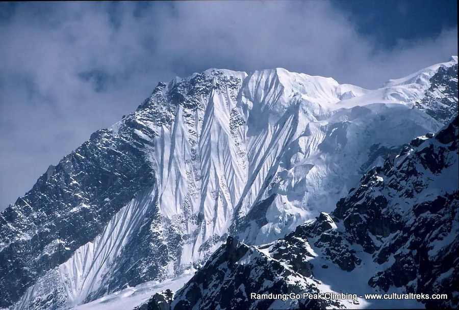Ramdung Go Peak Climbing - Rolwaling Region