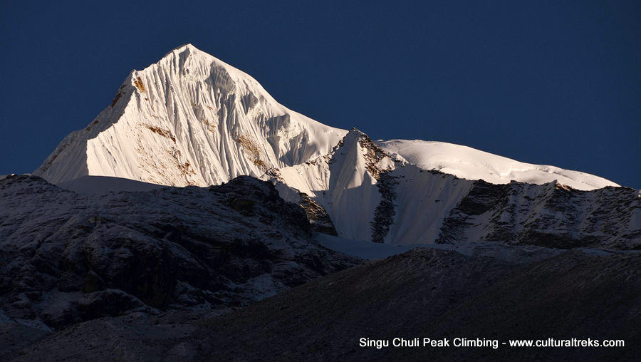 Singu Chuli Peak (Fluted Peak) Climbing