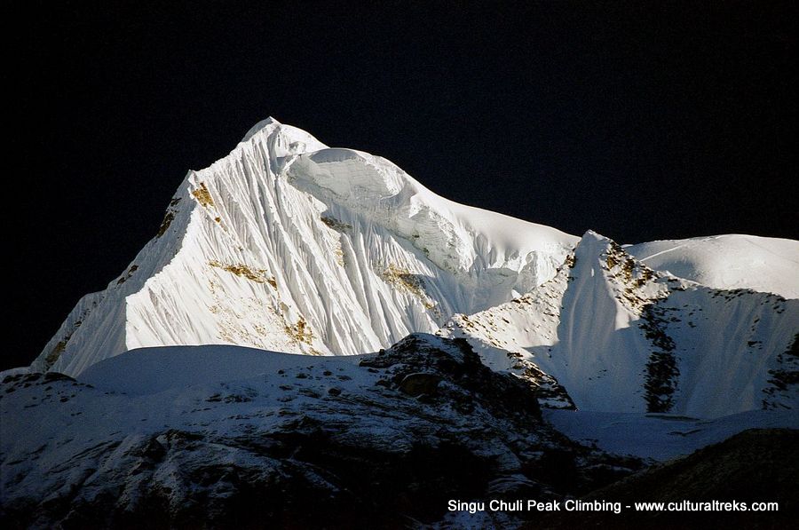 Singu Chuli Peak (Fluted Peak) Climbing